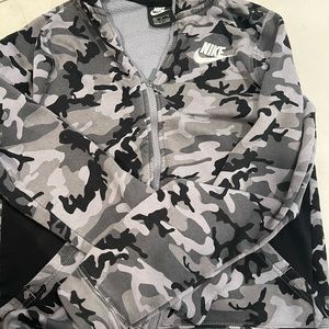 Nike jacket camouflage light gray excellent condition